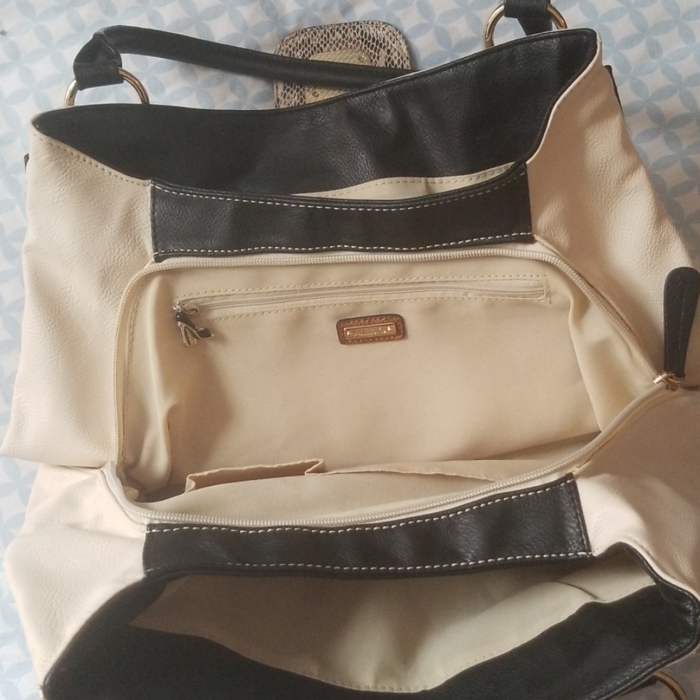 Purse - Picture 3 of 6